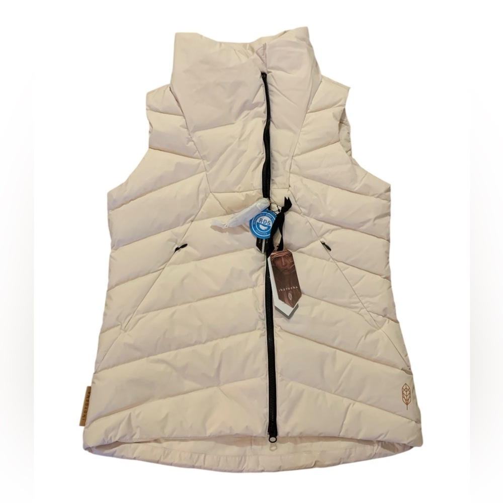 Woman’s puffer vest by Indyeva/Indygena light primrose pink new!